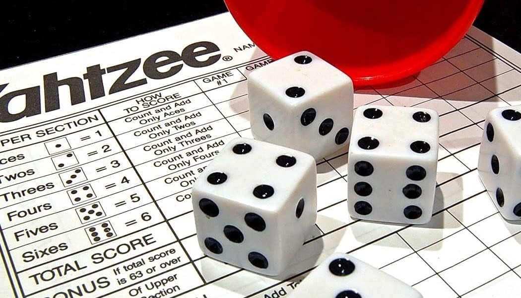 Hasbro Gaming Yahtzee Hasbro Gaming Yahtzee